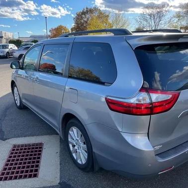 2016 Toyota Sienna XLE