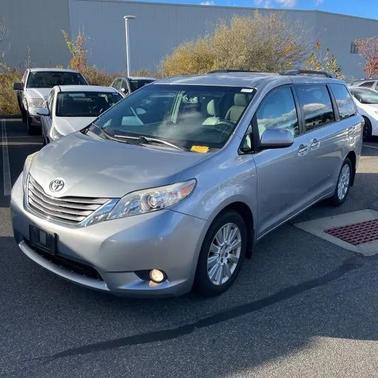 2016 Toyota Sienna XLE