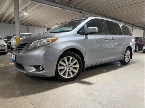 2016 Toyota Sienna XLE