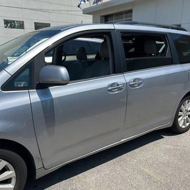 Silver Sky Metallic 2013 Toyota Sienna XLE