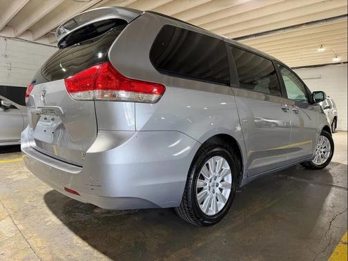 Silver 2013 Toyota Sienna XLE