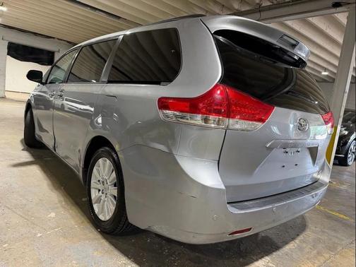 Silver 2013 Toyota Sienna XLE