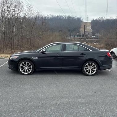 2017 Ford Taurus Limited