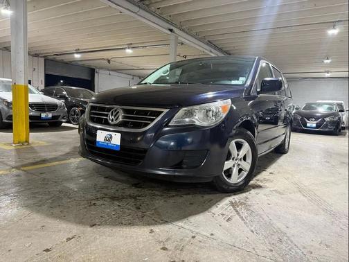 2010 Volkswagen Routan SEL