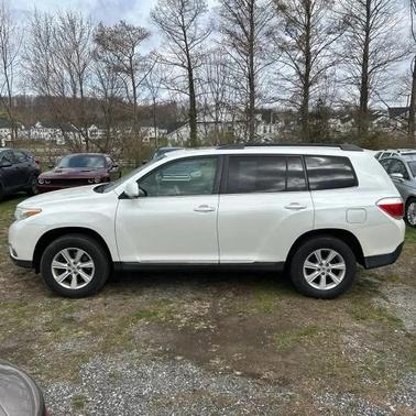 2012 Toyota Highlander SE