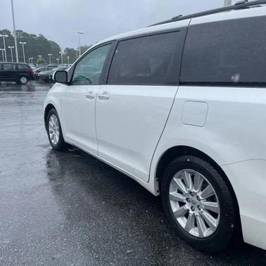 2012 Toyota Sienna XLE