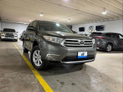 2012 Toyota Highlander SE