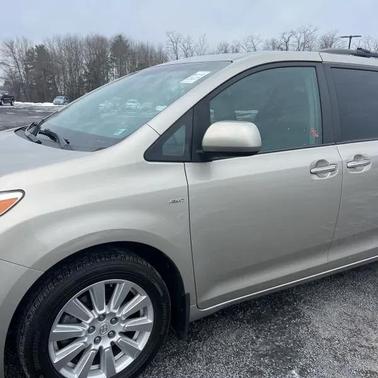 2017 Toyota Sienna XLE Premium
