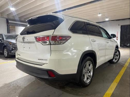 2016 Toyota Highlander Limited Platinum