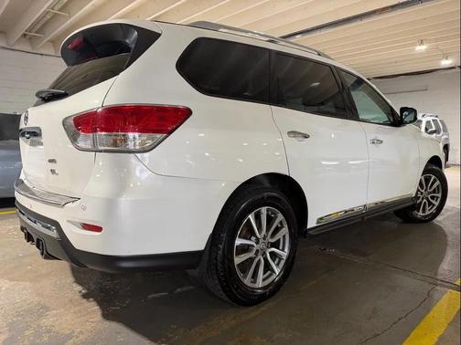 Moonlight White 2014 Nissan Pathfinder SL