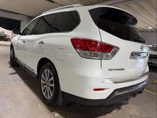 Moonlight White 2014 Nissan Pathfinder SL