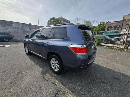 2013 Toyota Highlander SE