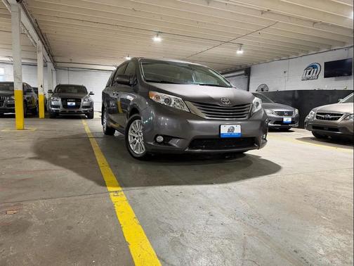2015 Toyota Sienna XLE Premium