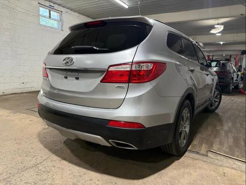 2016 Hyundai SANTA FE SE