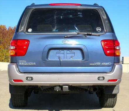 2004 Toyota Sequoia SR5