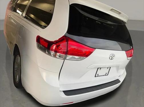2012 Toyota Sienna LE