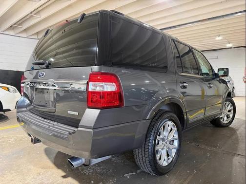 Silver 2015 Ford Expedition Limited