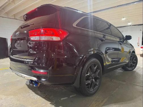 Black 2017 Kia Sorento SX