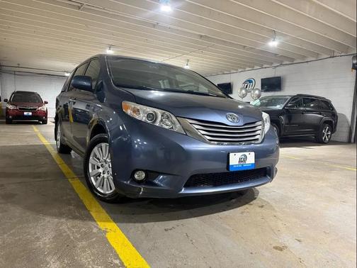 2017 Toyota Sienna XLE