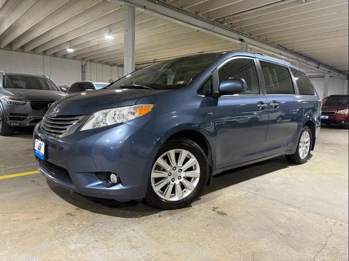 2017 Toyota Sienna XLE