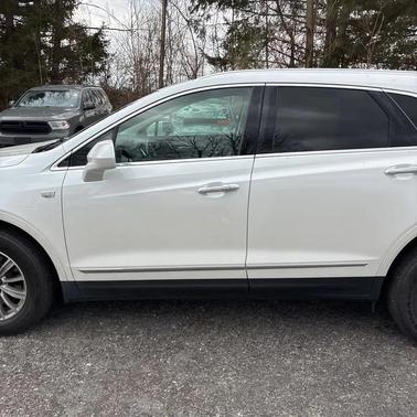 White 2017 Cadillac XT5 Luxury