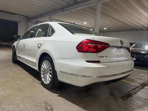 2016 Volkswagen Passat 1.8T SE