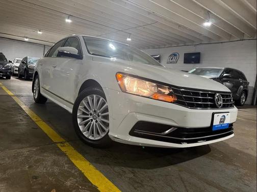 2016 Volkswagen Passat 1.8T SE