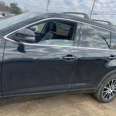 Black 2018 Toyota Highlander SE