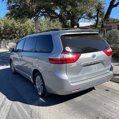2016 Toyota Sienna XLE