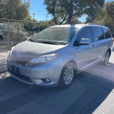 2016 Toyota Sienna XLE