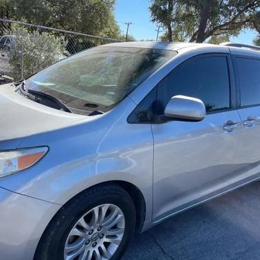 2016 Toyota Sienna XLE