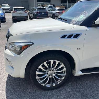 White 2017 INFINITI QX80 Base