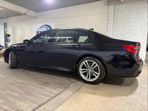 2016 BMW 750 i xDrive