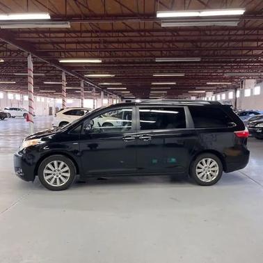 2017 Toyota Sienna XLE