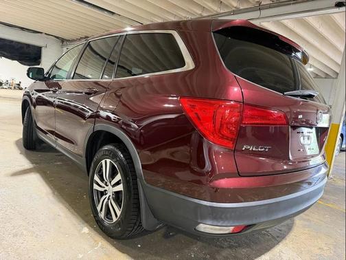 Red 2016 Honda Pilot EX-L