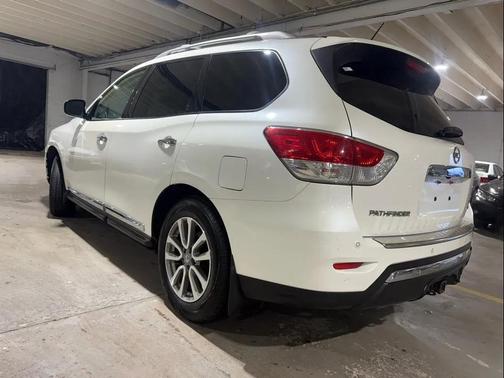 2016 Nissan Pathfinder SL