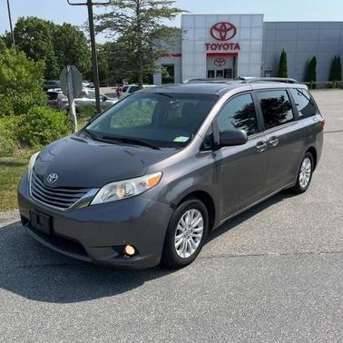 2017 Toyota Sienna XLE