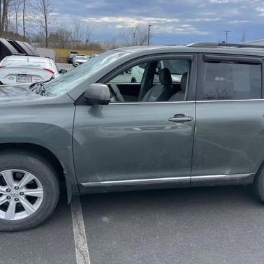 2013 Toyota Highlander SE
