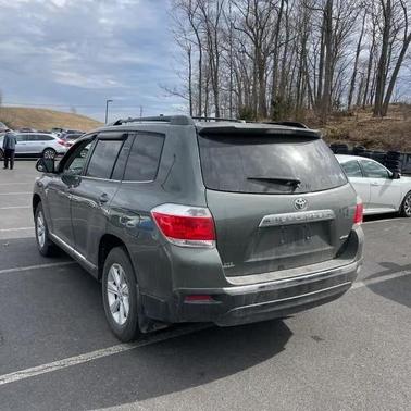 2013 Toyota Highlander SE