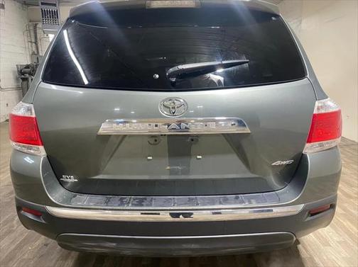 2013 Toyota Highlander SE