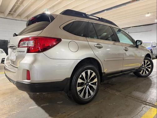 Gray 2017 Subaru Outback 2.5i Limited