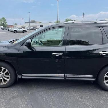 2016 Nissan Pathfinder SL