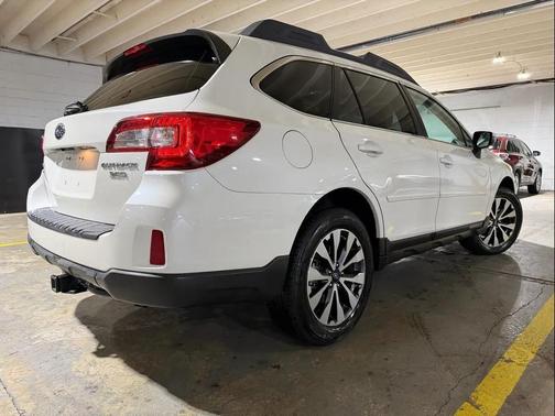 White 2015 Subaru Outback 3.6R Limited