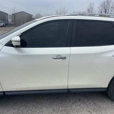 2017 Nissan Pathfinder SL