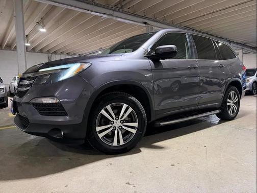 Silver 2017 Honda Pilot EX-L