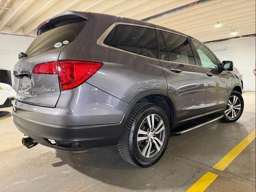 Silver 2017 Honda Pilot EX-L