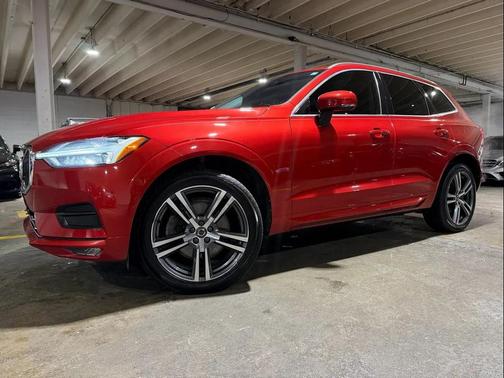 2021 Volvo XC60 T6 Momentum