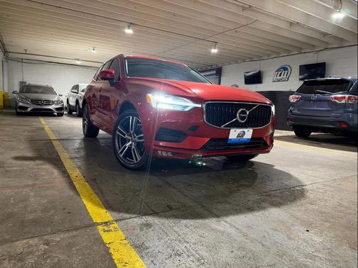 2021 Volvo XC60 T6 Momentum