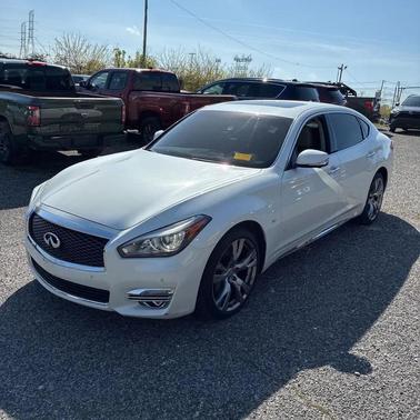 White 2018 INFINITI Q70L 3.7X LUXE