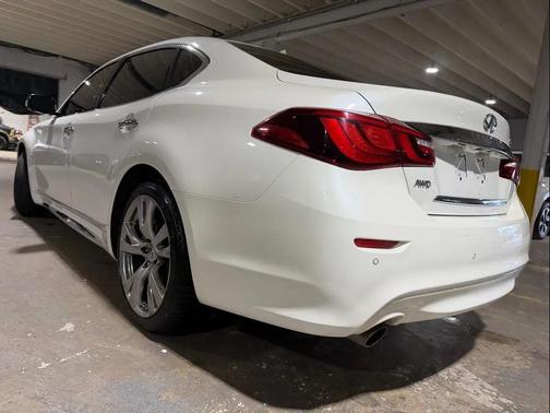White 2018 INFINITI Q70L 3.7X LUXE